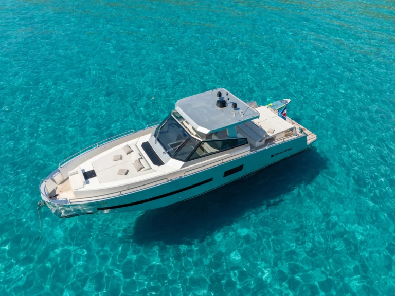 Location Bateau à moteur MED YACHT  avec permis