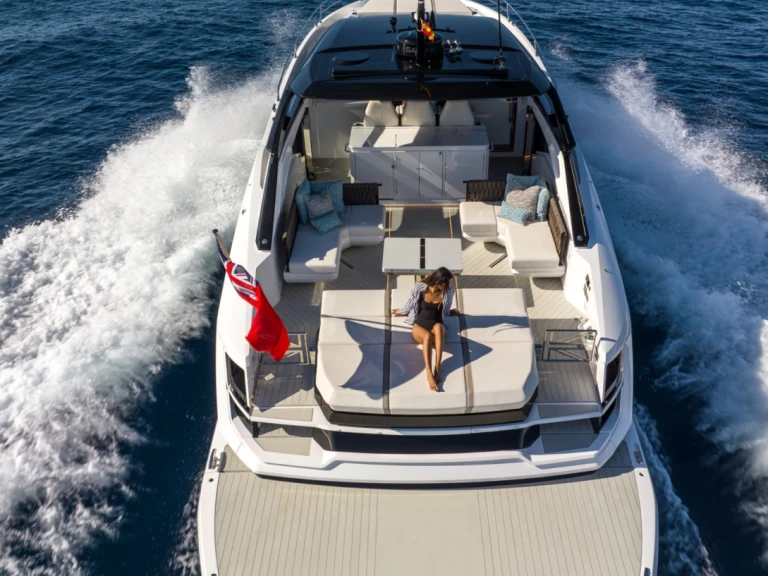 Location Bateau à moteur Sunseeker avec permis