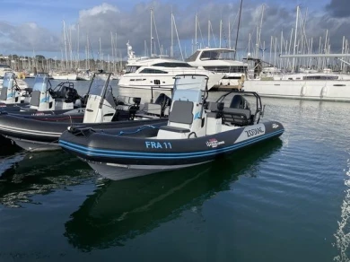 Zodiac Pro 7 in Brest on SamBoat