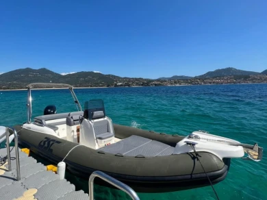 Bsc 70 Open a louer à Ajaccio
