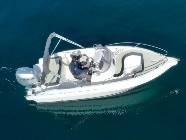 Location bateau B2 Marine Cap ferret 572 open à Ajaccio sur Samboat