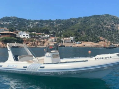 Yacht charter Appietto cheap LOMAC 675