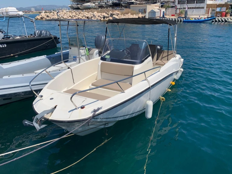 Louer Bateau à moteur avec ou sans skipper Quicksilver à Marseille