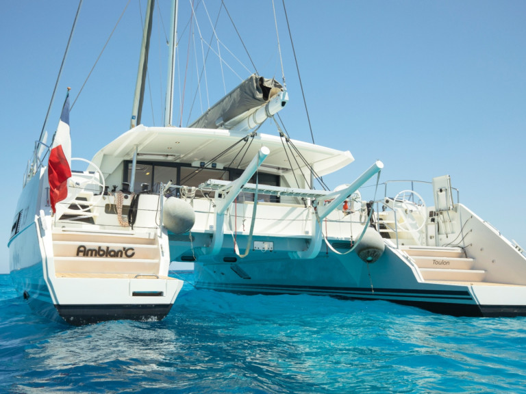 Location bateau Port Mahon pas cher Catana 53