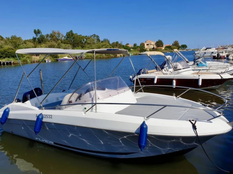 Location bateau Saint-Florent pas cher Flyer 650 Sun Deck