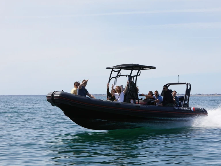 Semi-rigide à louer à La Trinité-sur-Mer au meilleur prix