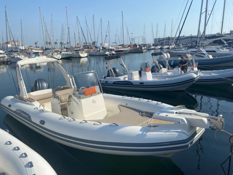 Location bateau Capelli Tempest 775 à Port de Saint-Cyprien Méditerranée sur Samboat