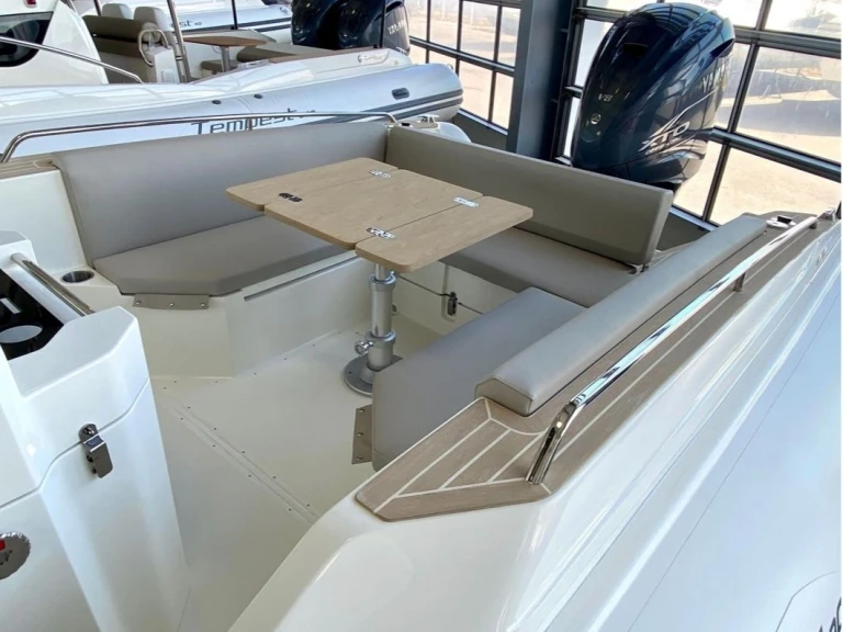 Semi-rigide à louer à Port de Saint-Cyprien Méditerranée au meilleur prix