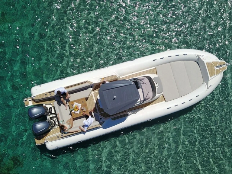 Capelli Tempest 1000 CC a louer à Port de Saint-Cyprien Méditerranée