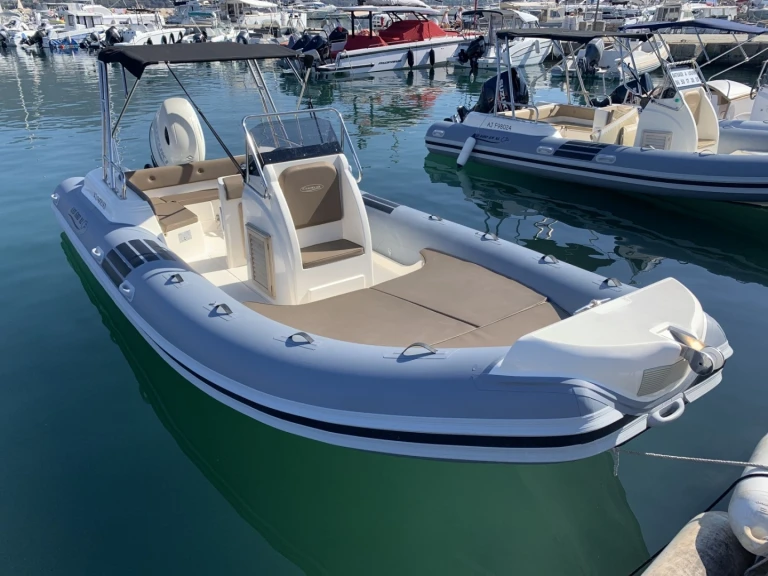 Louez un Nautica Led Nautica Led 680 à Propriano