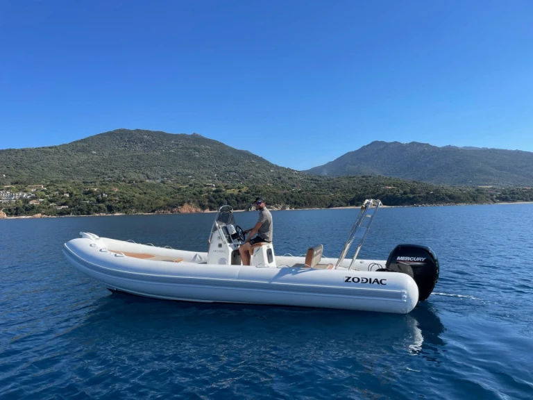 Louez un Zodiac ZODIAC MEDLINE 660 NEO à Propriano