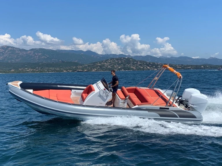 Location Semi-rigide à Porto-Vecchio - Master 900