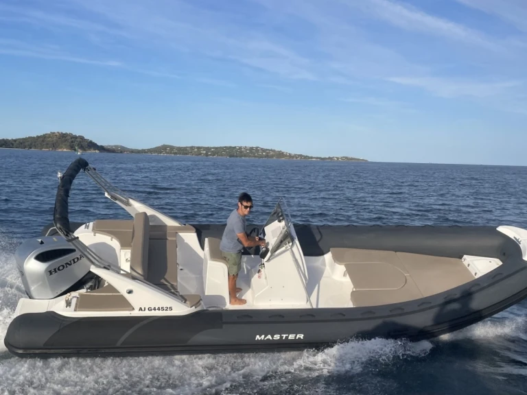 Location Semi-rigide à Porto-Vecchio - Master 750 QM9