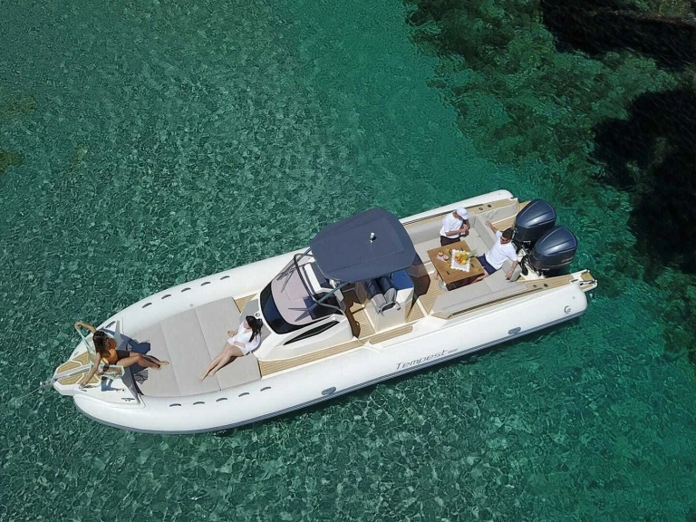 Location bateau Porto-Vecchio pas cher CAPELLI 900 TEMPEST