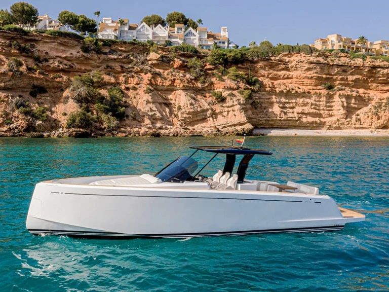 Louer Bateau à moteur avec ou sans skipper Pardo Yachts à Mandelieu-la-Napoule
