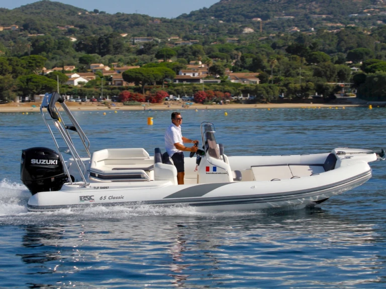 Location bateau Cogolin pas cher 65 Classic