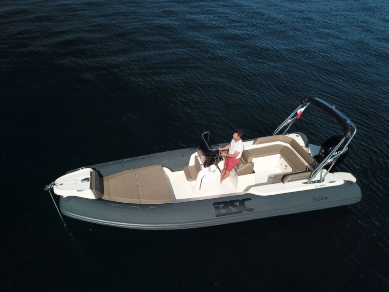 Louer Semi-rigide avec ou sans skipper Bsc à Cogolin