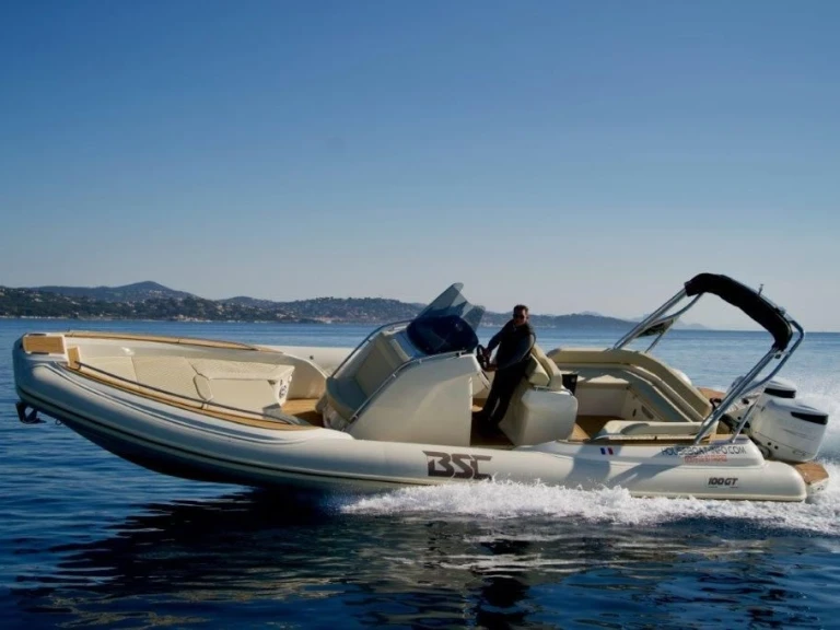 Bateau à moteur à louer à Cogolin au meilleur prix