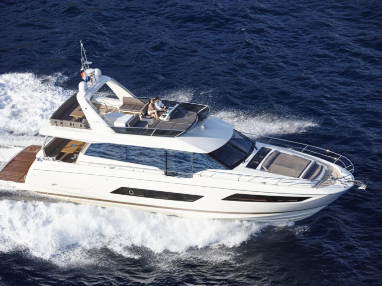 Yacht à louer à Antibes au meilleur prix