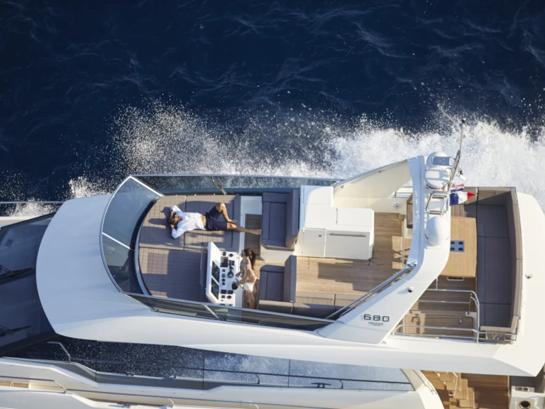 Prestige Prestige 680 a louer à Antibes