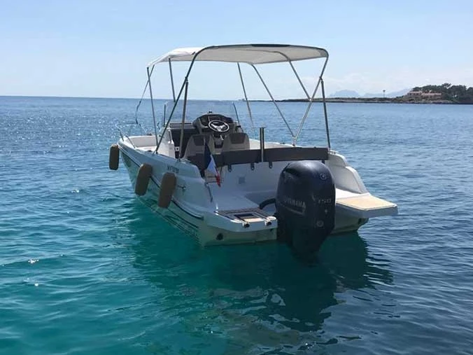 Location bateau Jeanneau Cap Camarat 6.5 Style à Antibes sur Samboat