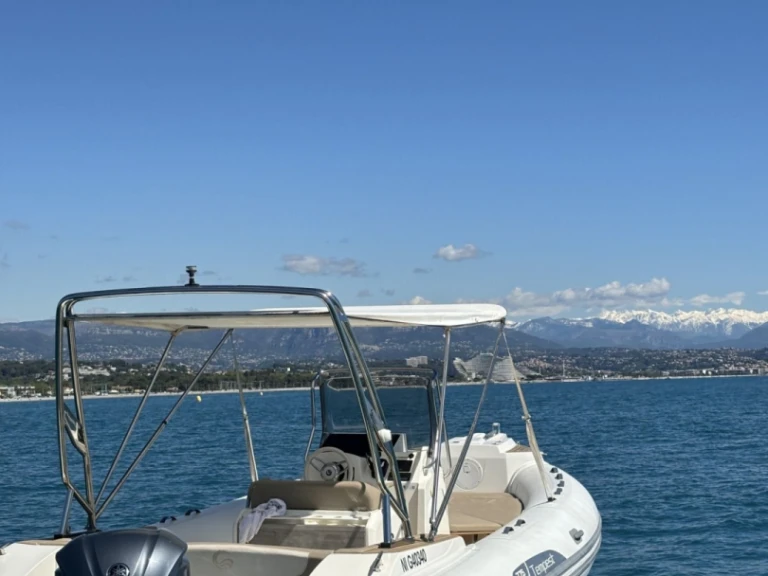 Location Semi-rigide Capelli avec permis