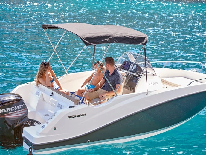 Location bateau Antibes pas cher Activ 555 Open