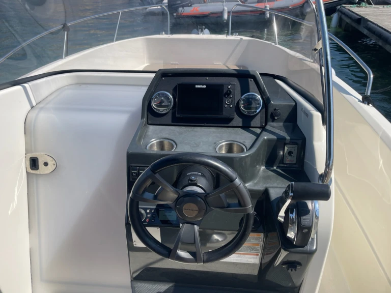 Louer Bateau à moteur avec ou sans skipper Quicksilver à La Madrague