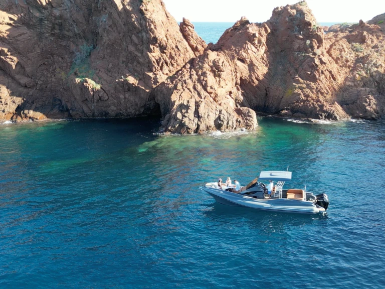 Zar Zar 65 a louer à Port Grimaud