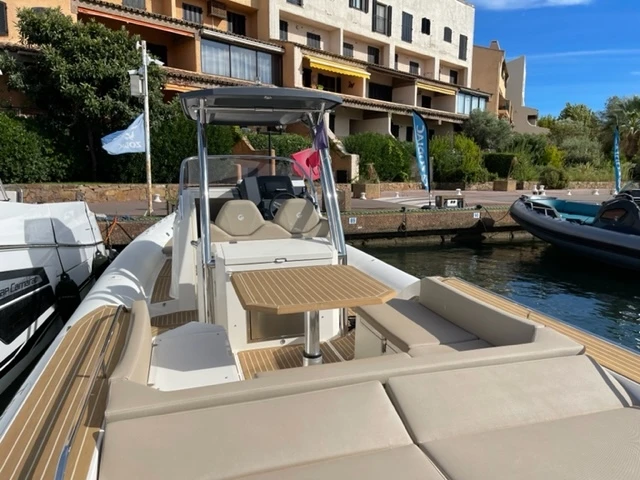 Semi-rigide à louer à Port Grimaud au meilleur prix