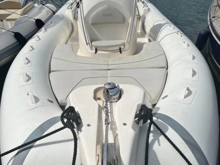 Location à Port Grimaud - Bwa Sport 28 GTc sur SamBoat