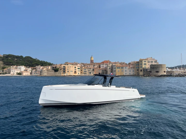 Pardo Yachts Pardo 38 a louer à Port Grimaud