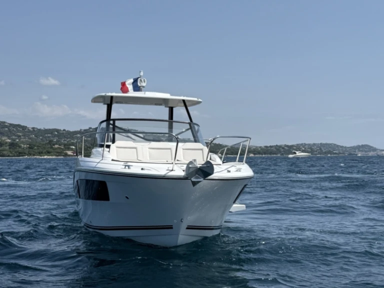 Bateau à moteur à louer à Port Grimaud au meilleur prix