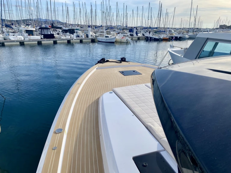 Location bateau Saint-Tropez pas cher PARDO 52 GT