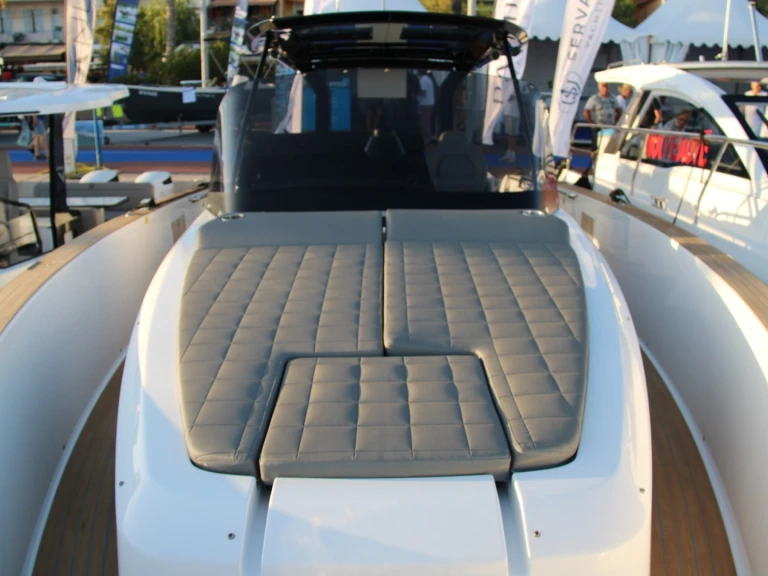 Location Bateau à moteur Pardo Yachts avec permis