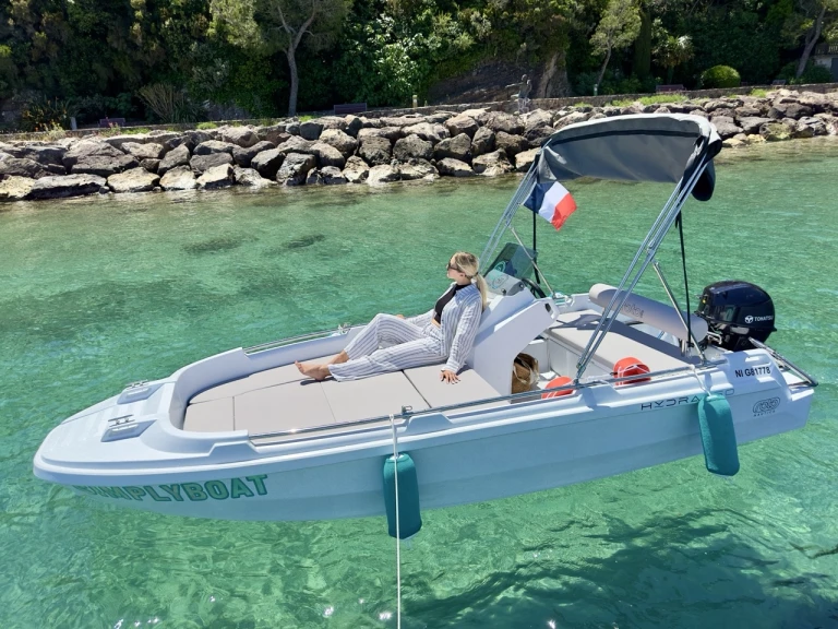 Location Bateau à moteur ROTO avec permis