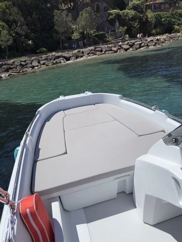 Bateau à moteur à louer à Mandelieu-la-Napoule au meilleur prix