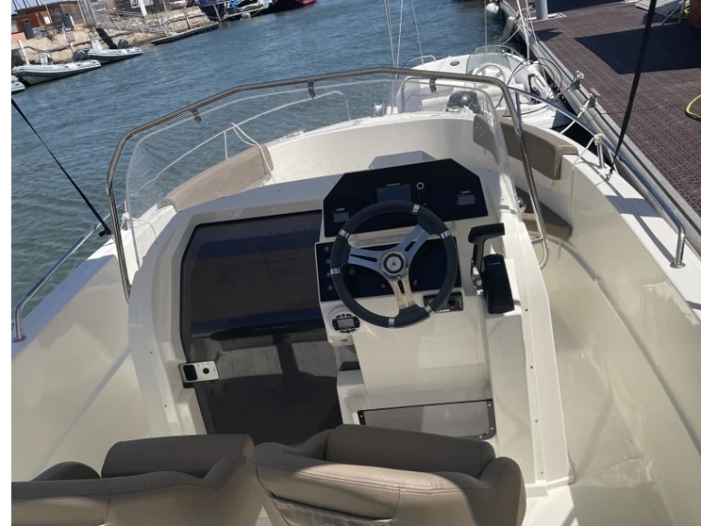 Bateau à moteur à louer à Palavas-les-Flots au meilleur prix