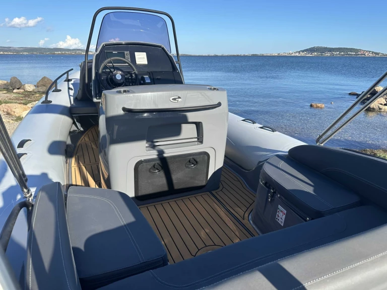Grand Boats Golden Line G650LF a louer à Palavas-les-Flots