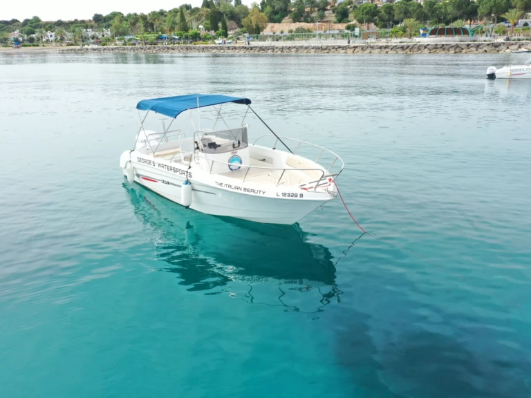 Location Bateau à moteur à Latchi - Selva SELVA D 7.0 C