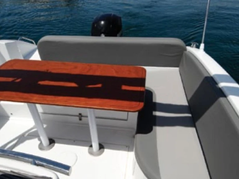 Location Bateau à moteur à Latchi - Selva SELVA - SUN DECK CLASSIC LINE SD 7.0 CABIN