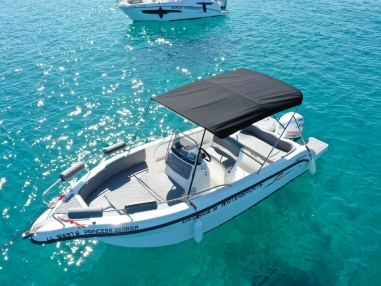 Louez un Karel F 19 à Latchi