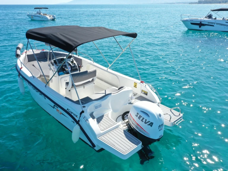 Location Bateau à moteur à Latchi - Karel F 19