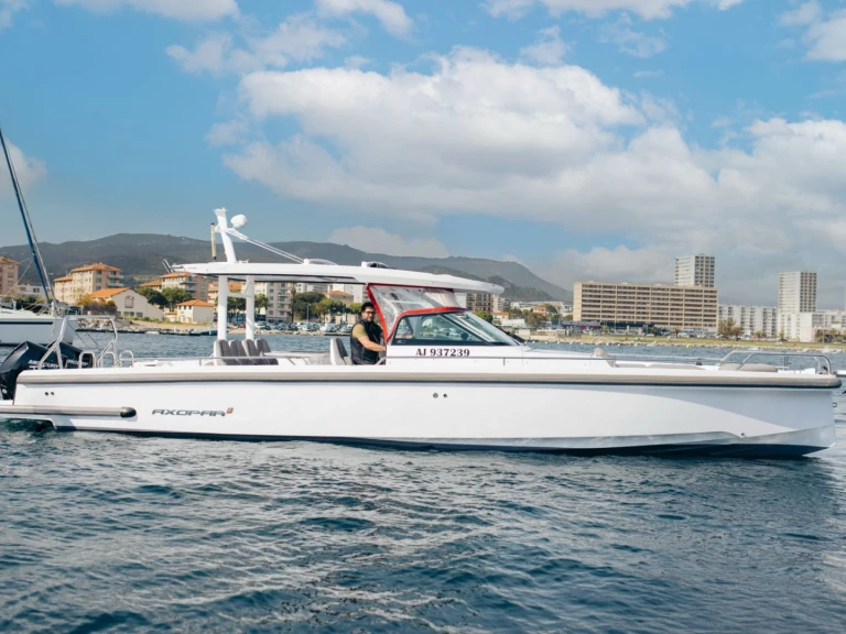 Location Bateau à moteur à Ajaccio - Axopar Axopar 37