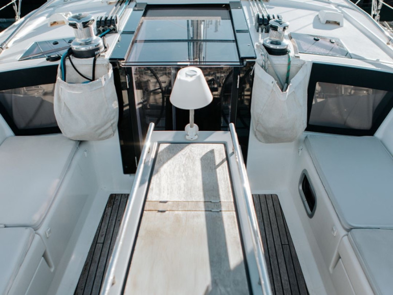 Bénéteau Oceanis 41 a louer à Ajaccio