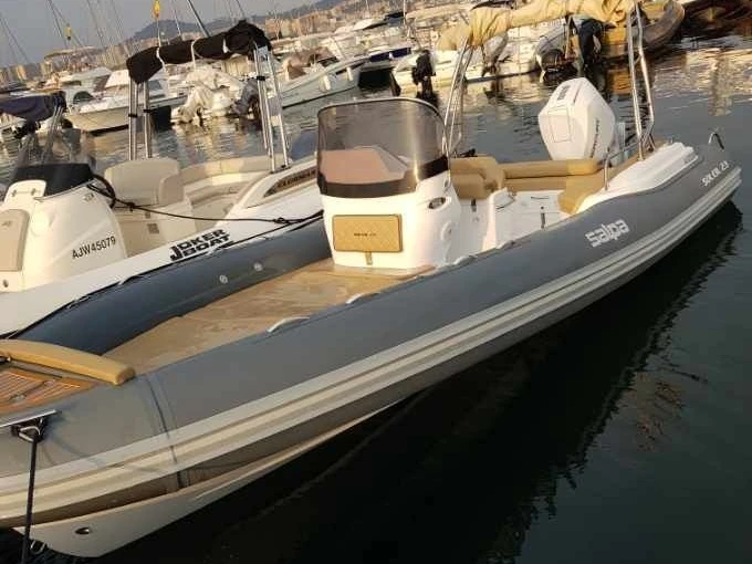 Semi-rigide à louer à Ajaccio au meilleur prix