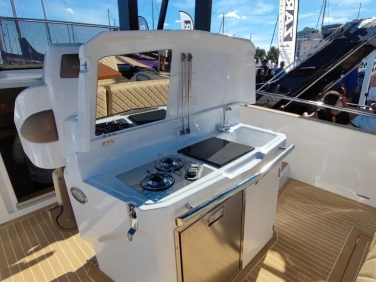 Location bateau Salpa AVANGARDE 1.1 à Ajaccio sur Samboat