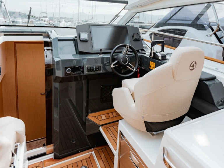 Location Bateau à moteur à Ajaccio - AUSTIN PARKER PARKER 110