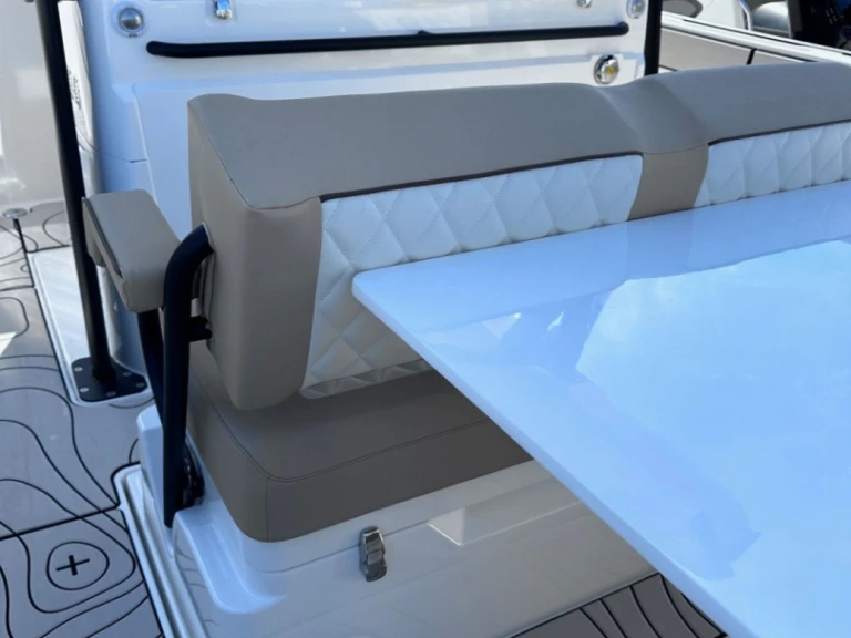 Semi-rigide à louer à Cogolin au meilleur prix