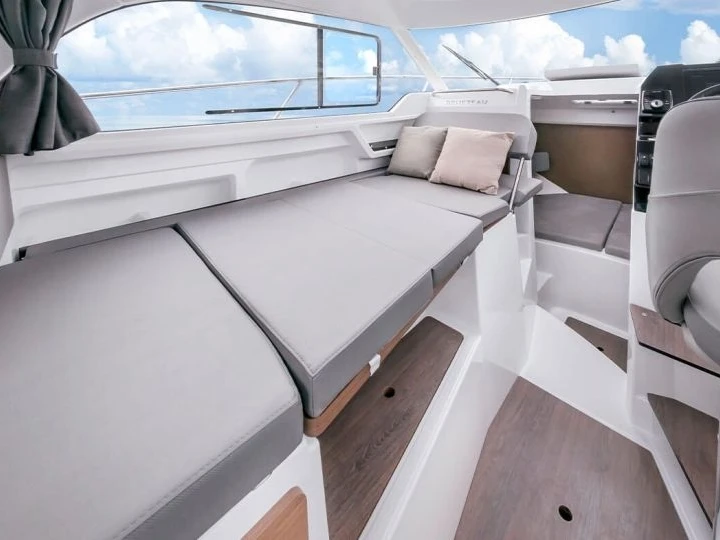 Bateau à moteur à louer à Ajaccio au meilleur prix
